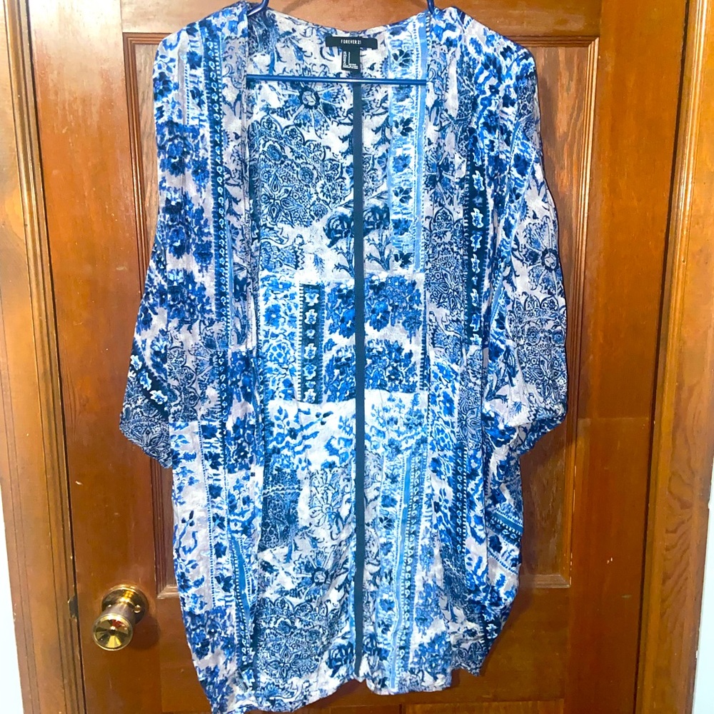 Forever 21 Short Sleeve Blouse Cardigan Size Small